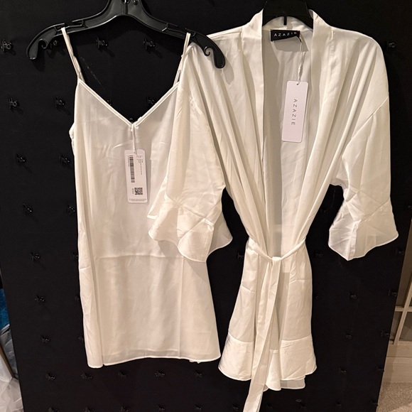 Azazie Other - Azazie White Satin Chemise and Robe Set